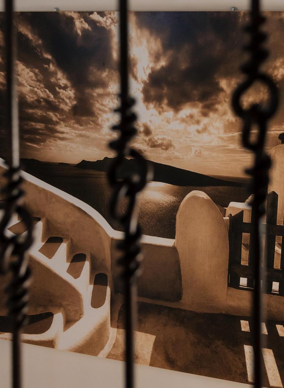 Summer House Collection - A Secluded Getaway Perissa (Santorini)